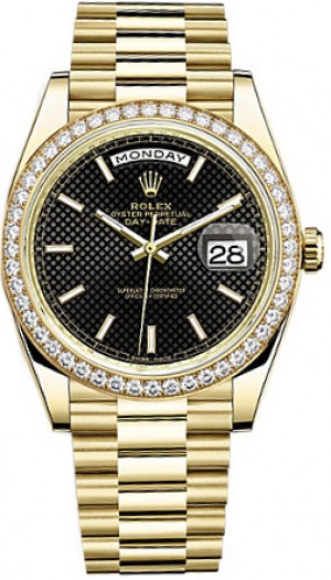 Rolex Day-Date 40 Orologio Oro da uomo con quadrante nero 228348RBR
