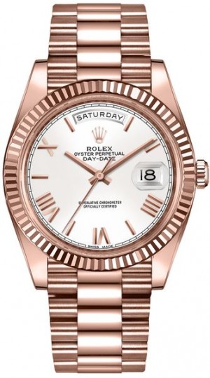 Rolex Day-Date 40 Orologio da uomo con lunetta scanalata Rolex Day-Date 40 bianco 228235